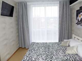 Хостелы Hostel 11 Харьков Двухместный номер с 1 кроватью и собственной ванной комнатой-5